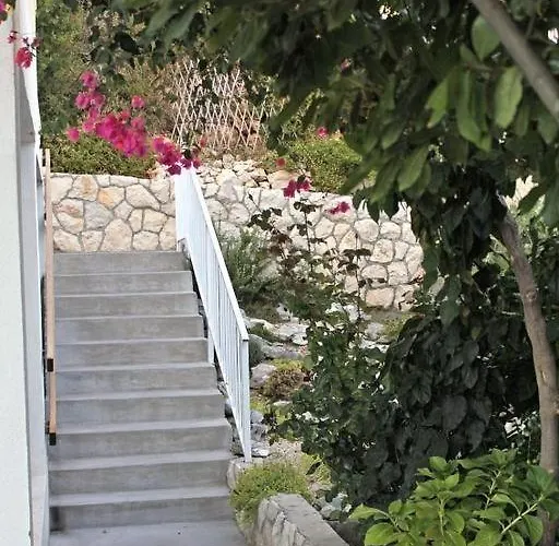 Apartment In With Sea Views, Terrace, Air Conditioning, Wifi 3615-5 Hvar Town