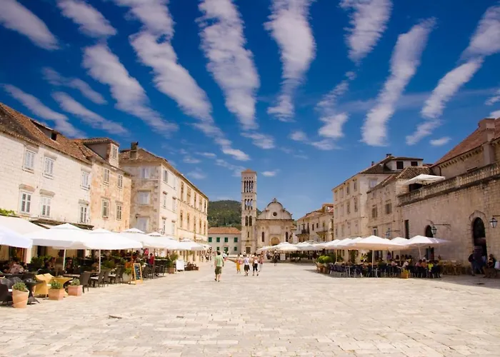 Apartment In With Sea Views, Terrace, Air Conditioning, Wifi 3615-5 Hvar Town