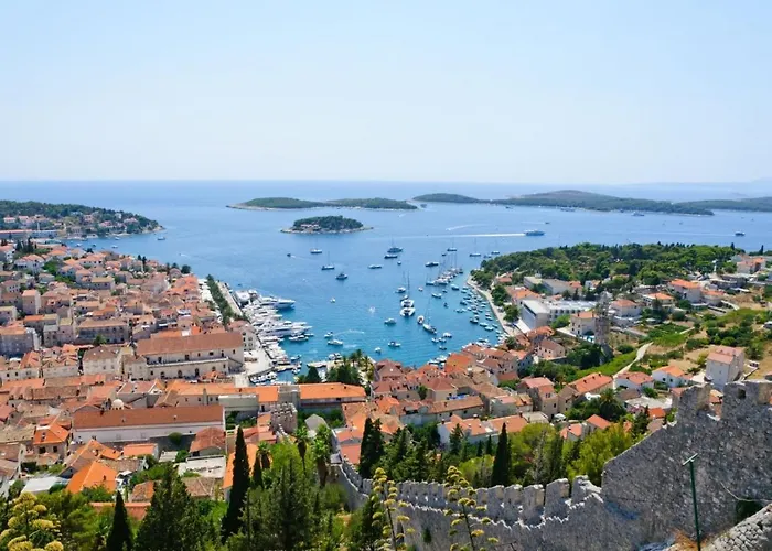 In With Sea Views, Terrace, Air Conditioning, Wifi 3615-5 Lejlighed Hvar Town