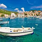 In With Sea Views, Terrace, Air Conditioning, Wifi 3615-5 Apartament Hvar Town