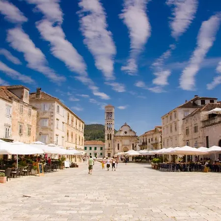 Apartament In With Sea Views, Terrace, Air Conditioning, Wifi 3615-5 Hvar Town