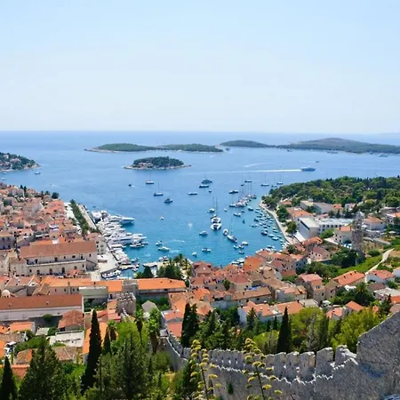In With Sea Views, Terrace, Air Conditioning, Wifi 3615-5 Appartamento Hvar Town